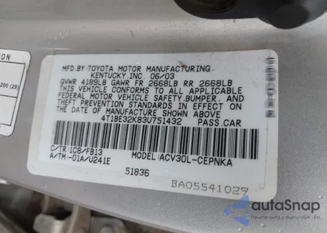 2003 Toyota Camry Le z USA, uszkodzony, nr VIN 4T1BE32K83U751432